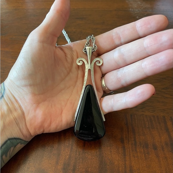 Vintage Avon Black & Silver tone Ornate necklace - Picture 3 of 4